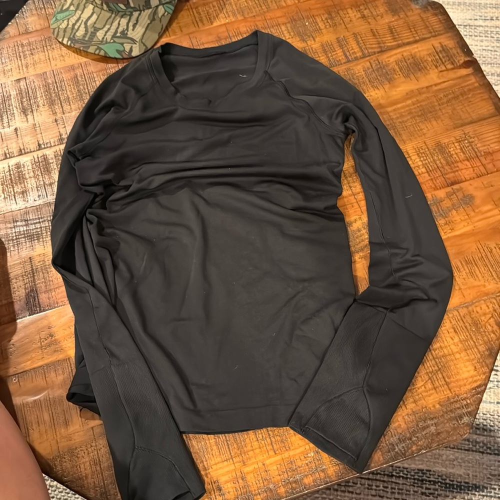 Lulu black size 4 long sleeve top